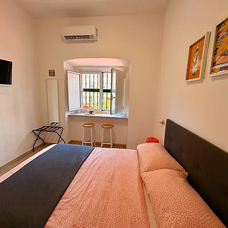 ホームステイ A Casa Di Luca ナポリ