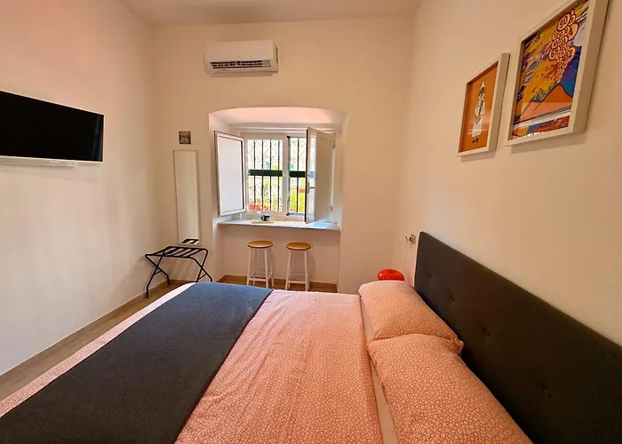 ホームステイ A Casa Di Luca ナポリ